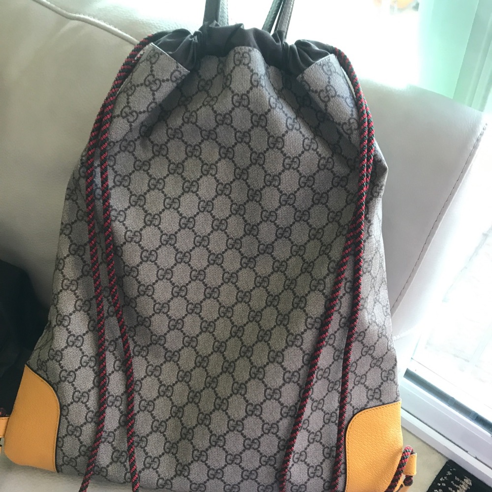 Gucci GG Supreme Drawstring Backpack - Picture 3 of 7
